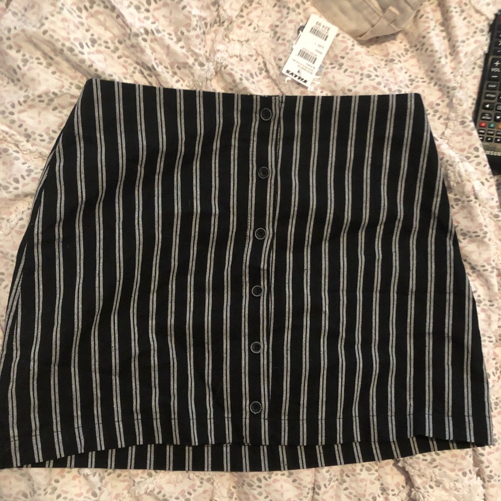 Tillys striped skirt